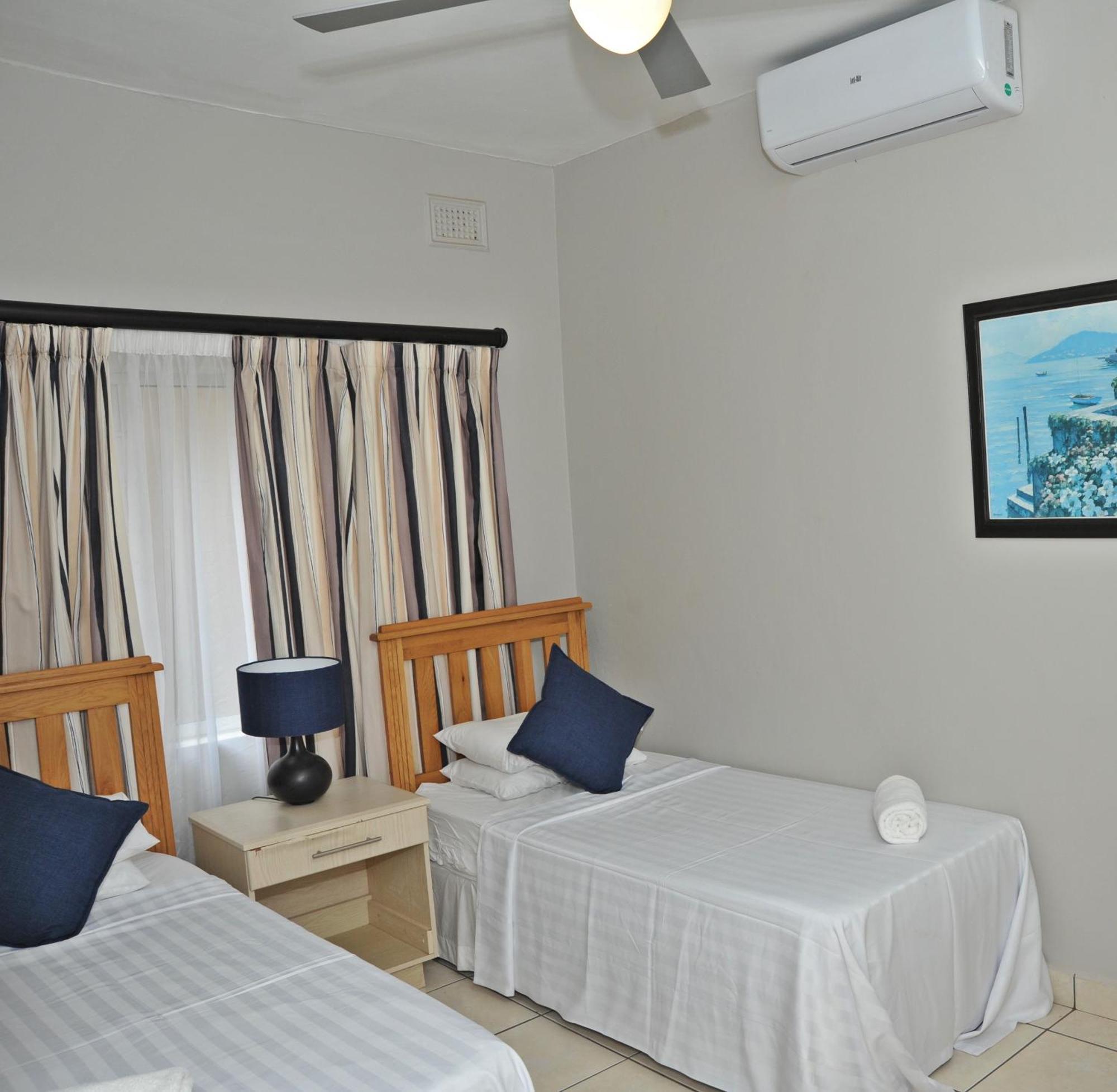 Sunrise Beach Resort Amanzimtoti Exterior photo